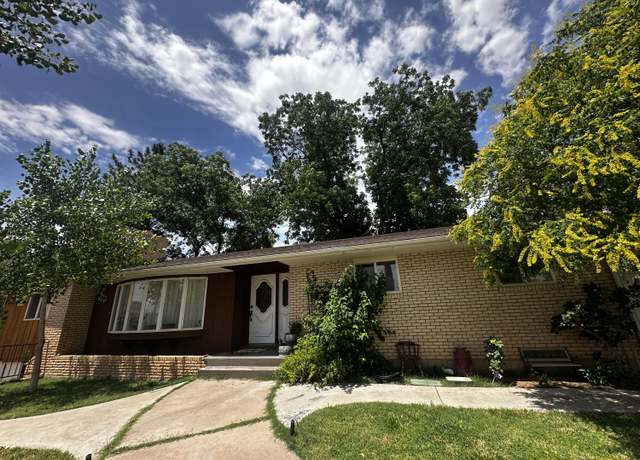 Property at 1725 E Middleton Dr Dr, St George, UT 84770, 6 beds, 5 baths