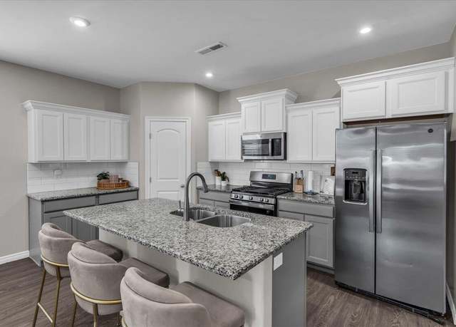 Property at 925 N Pleasant Valley Ln, Washington, UT 84780, 3 beds, 2 baths