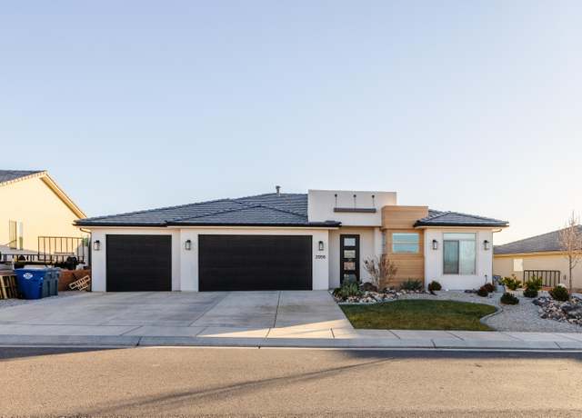 Property at 2956 E Photinia Dr, St George, UT 84790, 3 beds, 2 baths