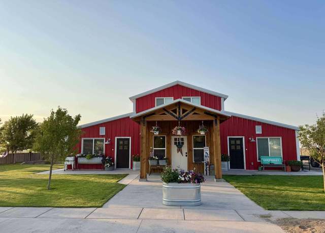 Property at 1380 N 2800 E, Enterprise, UT 84725, 4 beds, 3 baths