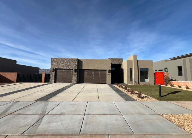 Property at 206 S 700 W, Ivins, UT 84738, 4 beds, 3 baths