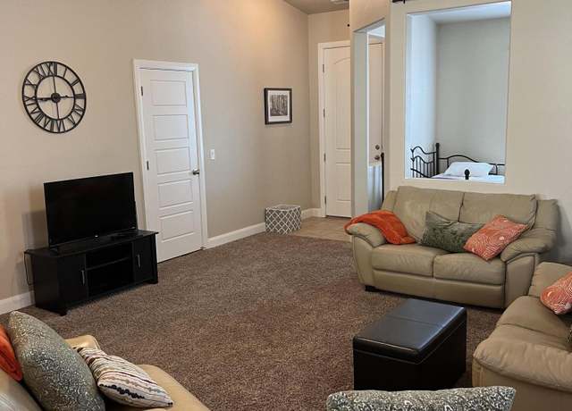 Property at 2577 E Hilltop Ledge Dr, Washington, UT 84780, 2 beds, 2 baths