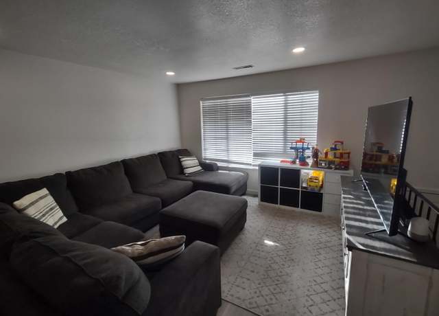 Property at 455 S 1100 St E #10, St George, UT 84770, 2 beds, 1 bath