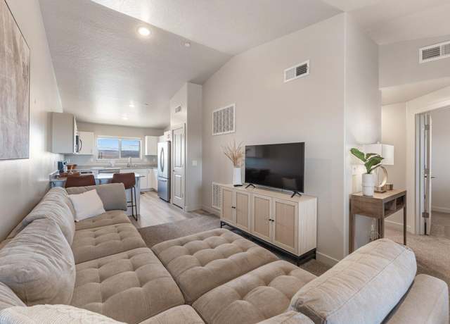 Property at 184 N Lone Rock Dr Unit B405, Hurricane, UT 84737, 2 beds, 1 bath