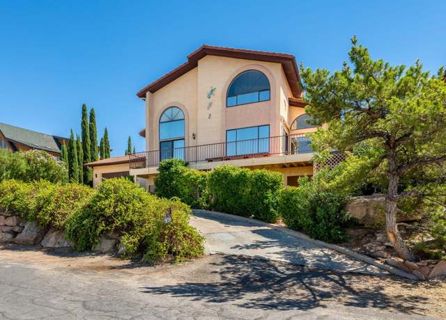 Property at 956 E Summit Ridge Dr, St George, UT 84790, 3 beds, 4 baths
