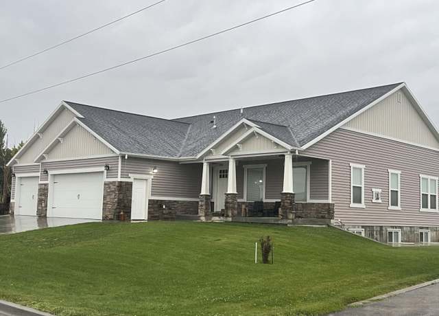Property at 355 S 200 W, Outside Washington County, UT 84513, 4 beds, 5 baths