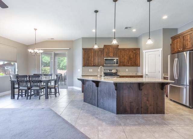 Property at 2855 E Crimson Creek Dr, Washington, UT 84780, 4 beds, 2 baths