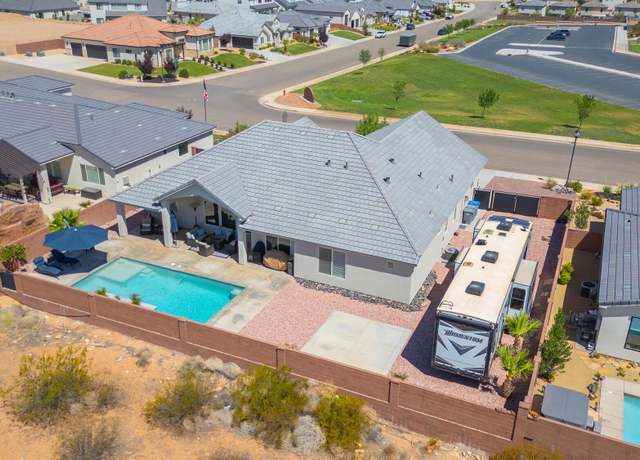 Property at 3080 E Rimrunner Dr, St George, UT 84790, 5 beds, 3 baths