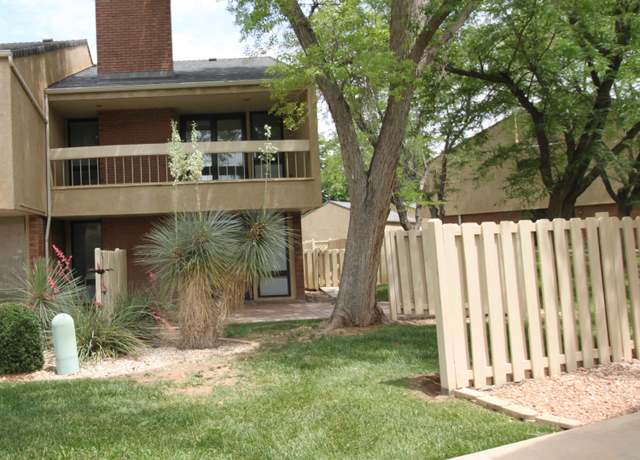 Property at 1020 W Bloomington Dr S, St George, UT 84790, 2 beds, 3 baths