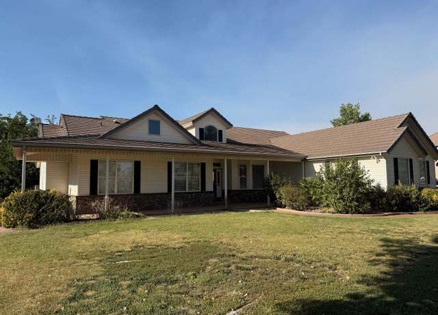 Property at 3375 E 2170 S, St George, UT 84790, 3 beds, 3 baths