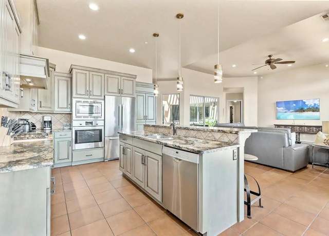 Property at 3193 S 4900 W, Hurricane, UT 84737, 5 beds, 4 baths