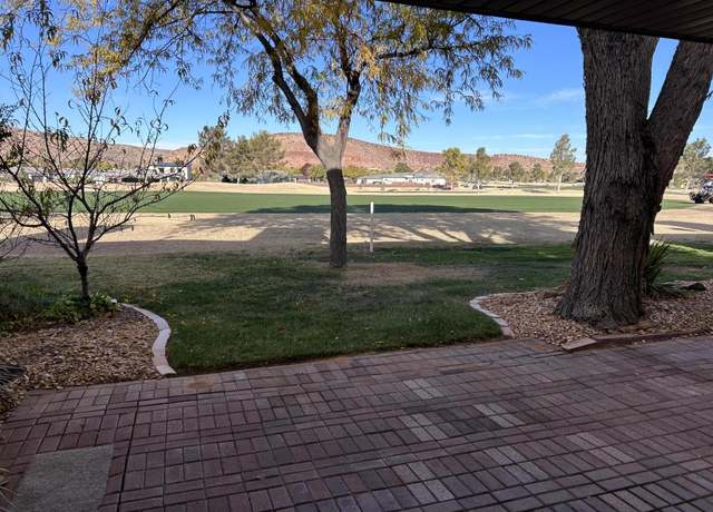 Property at 952 W Bloomington Dr S, St George, UT 84790, 3 beds, 3 baths