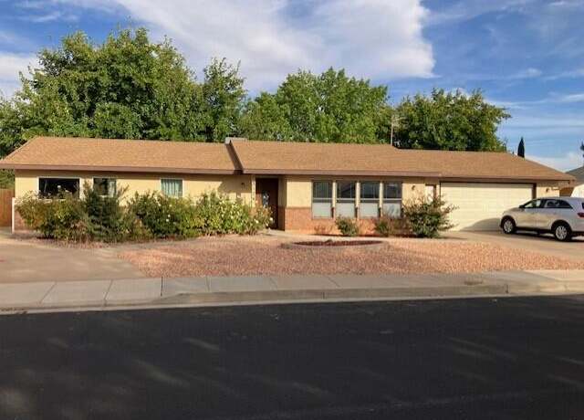 Property at 3174 Crestview Dr, Santa Clara, UT 84765, 3 beds, 2 baths