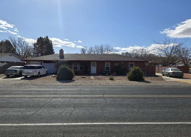 Property at 1112 Tamarisk Dr, St George, UT 84790, 3 beds, 2 baths