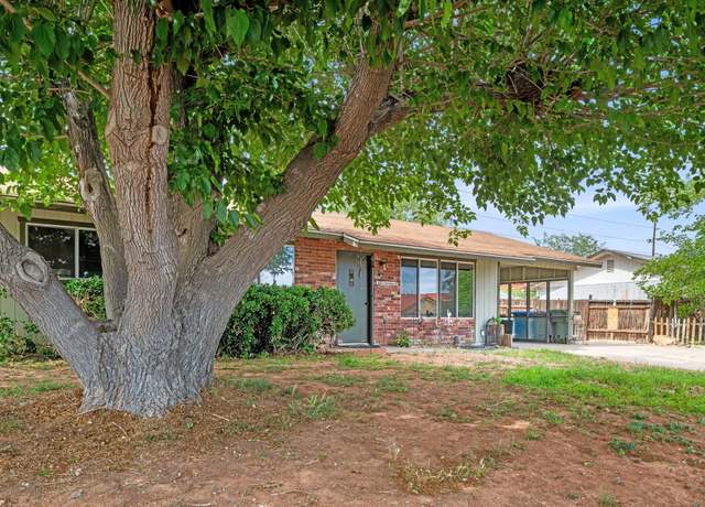 Property at 2105 E Panorama Parkway Pkwy, St George, UT 84790, 3 beds, 2 baths