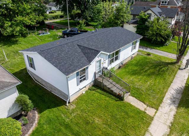 Property at 725 N 5th St, Fremont, OH 43420, 3 beds, 2 baths