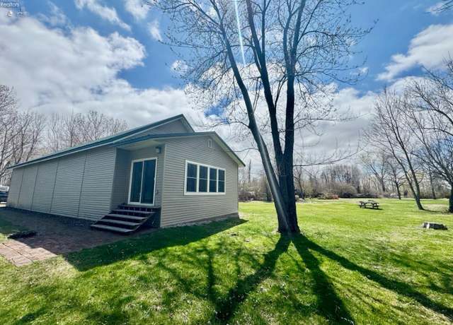 Property at 635 S Liz Ln, Port Clinton, OH 43452, 2 beds, 1 bath