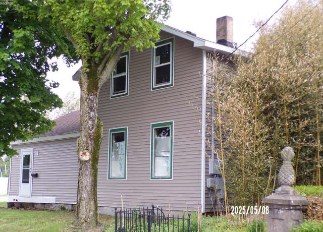Property at 118 E Buckeye St, Clyde, OH 43410, 2 beds, 1 bath
