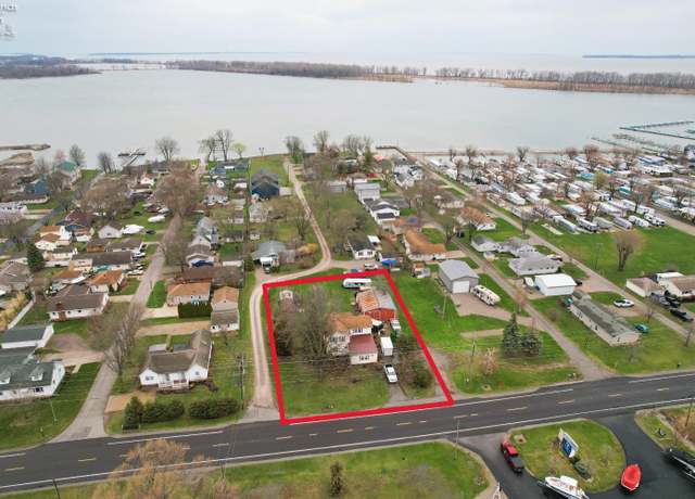 Property at 7121 E Harbor Rd, Marblehead, OH 43440, 4 beds, 2 baths