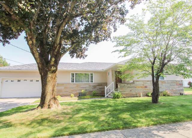 Property at 317 Albina Dr, Bellevue, OH 44811, 4 beds, 2 baths