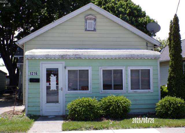 Property at 1216 Depot St, Sandusky, OH 44870, 3 beds, 1 bath