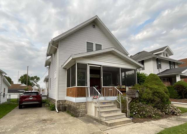 Property at 806 Willow St, Fremont, OH 43420, 3 beds, 1.5 baths