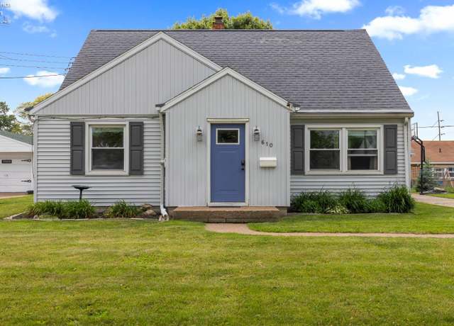 Property at 610 Clinton St, Port Clinton, OH 43452, 3 beds, 2 baths
