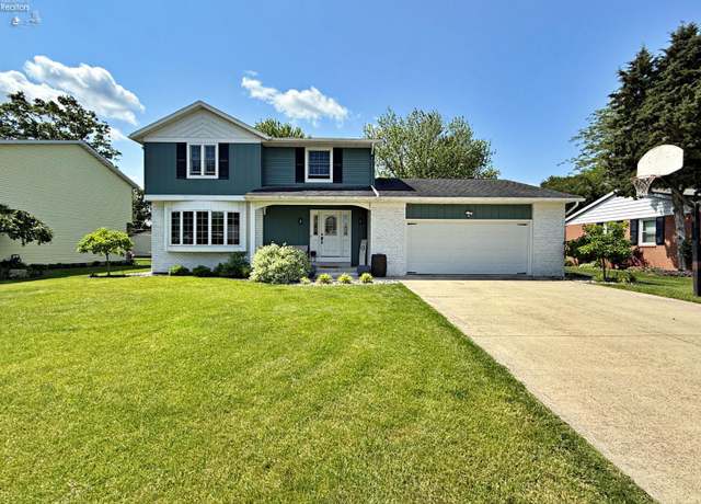 Property at 269 Lelar St, Tiffin, OH 44883, 4 beds, 2.5 baths
