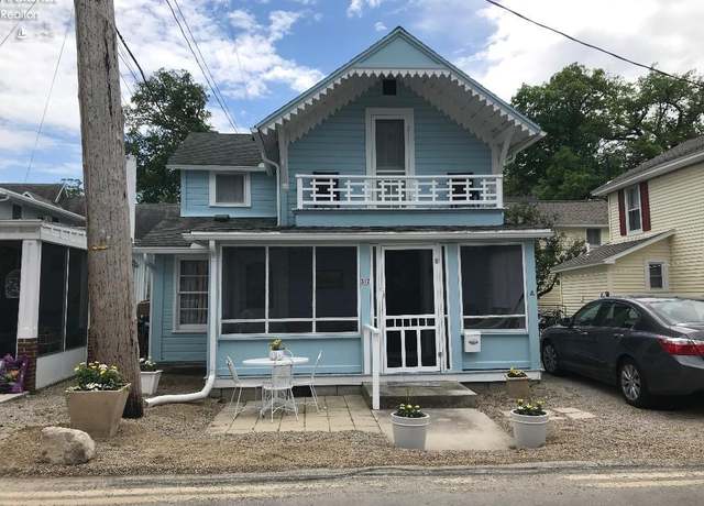 Property at 317 W 2nd St, Lakeside, OH 43440, 3 beds, 1.5 baths