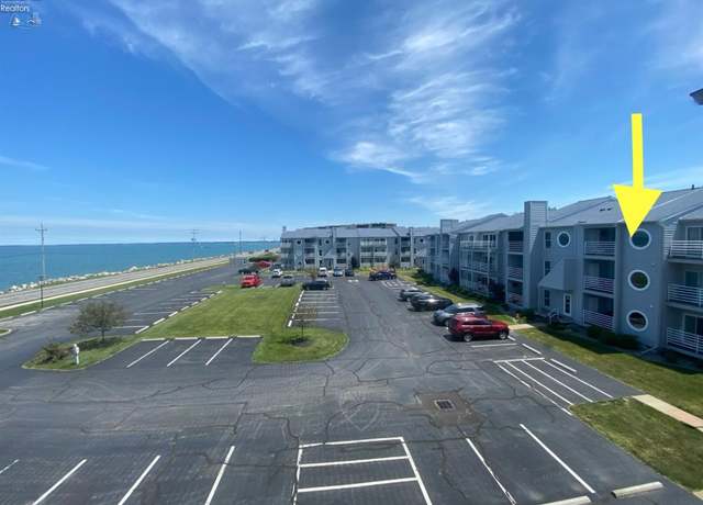 Property at 222 Clinton Reef Dr, Port Clinton, OH 43452, 1 bed, 1 bath