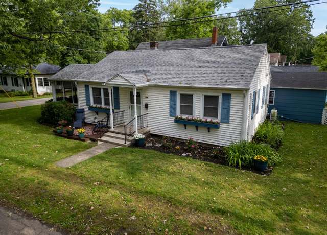 Property at 224 W 6th St, Lakeside, OH 43440, 2 beds, 1.5 baths
