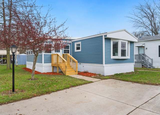 Property at 29 W Bass Cir, Marblehead, OH 43440, 2 beds, 1 bath