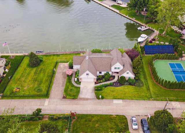 Property at 129 Bay Shore Dr, Sandusky, OH 44870, 4 beds, 4.5 baths