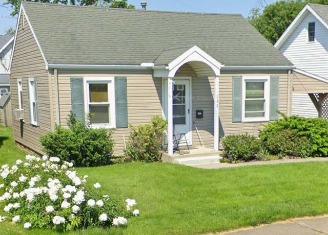 Property at 122 Walnut St, Port Clinton, OH 43452, 2 beds, 1 bath