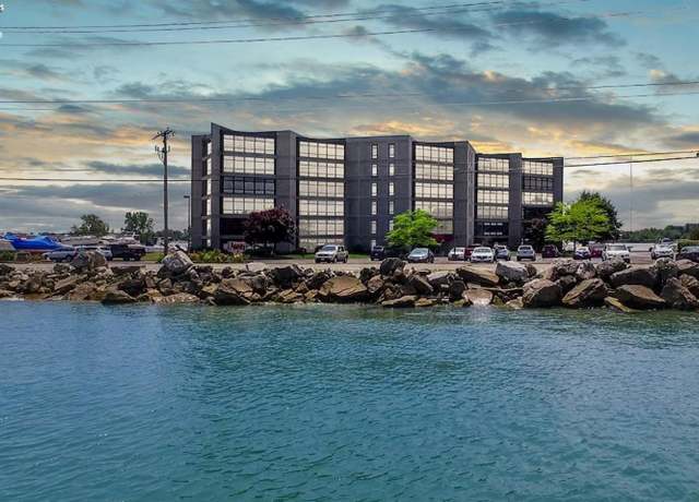 Property at 711 W Lakeshore Dr #106, Port Clinton, OH 43452, 1 bed, 1.5 baths