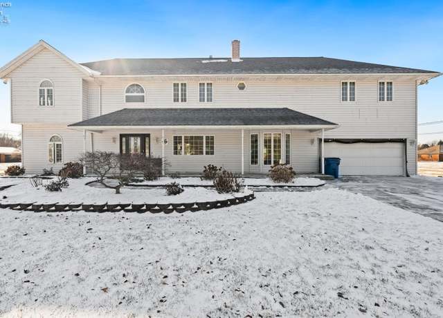 Property at 5076 E Meadow Ln, Port Clinton, OH 43452, 5 beds, 4 baths