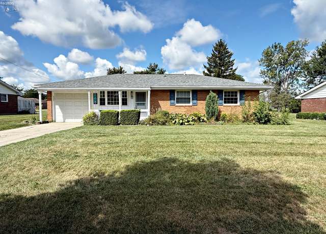 Property at 221 Beechwood Drive Dr, Tiffin, OH 44883, 3 beds, 1 bath