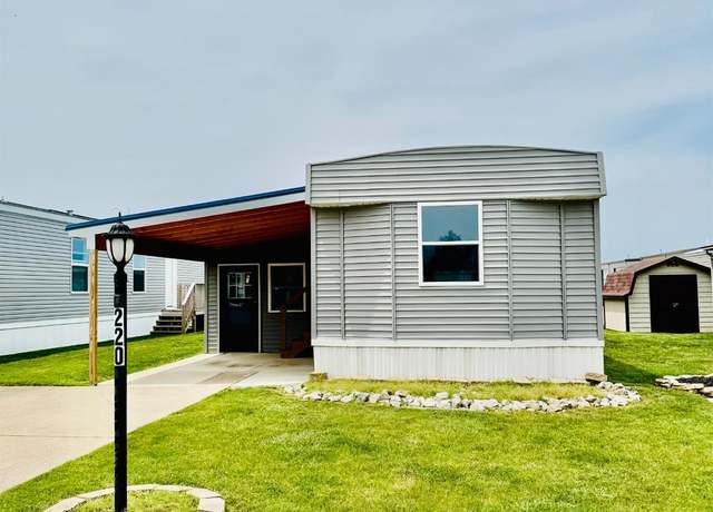 Property at 220 Rathbun Dr, Marblehead, OH 43440, 2 beds, 2 baths