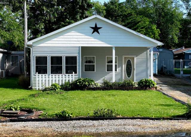 Property at 8048 E Mary Ln, Marblehead, OH 43440, 2 beds, 1 bath