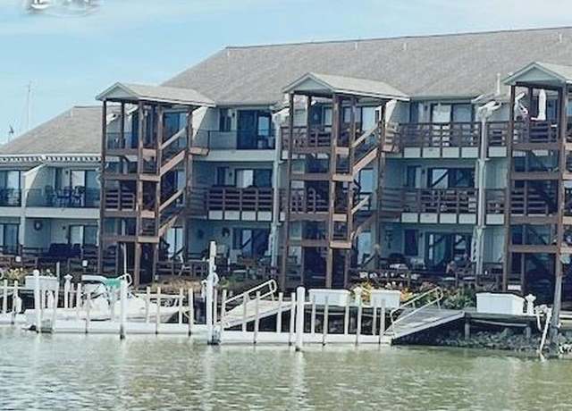 Property at 1793 N Windward Dr, Port Clinton, OH 43452, 1 bed, 2 baths