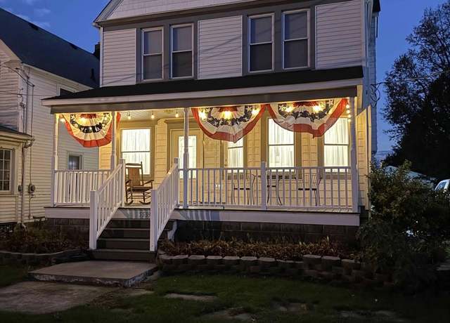 Property at 5539 South St, Vermilion, OH 44089, 5 beds, 2.5 baths