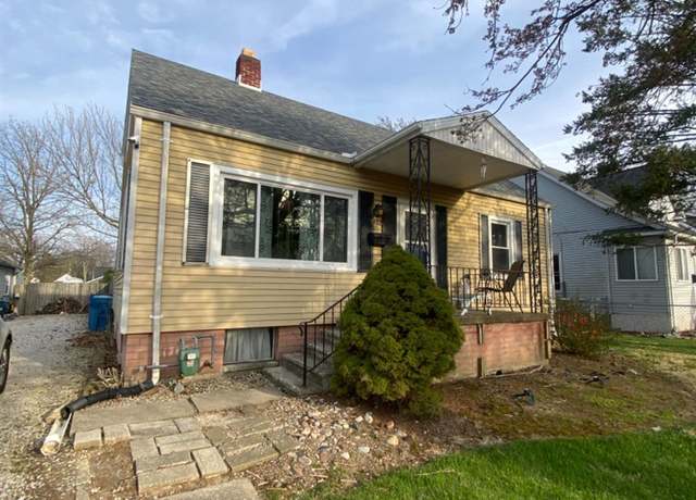 Property at 457 Morrison St, Fremont, OH 43420, 3 beds, 1 bath