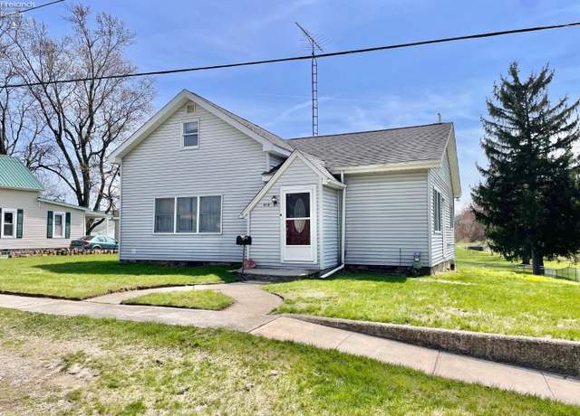 Property at 418 Spring St, Clyde, OH 43410, 3 beds, 1 bath