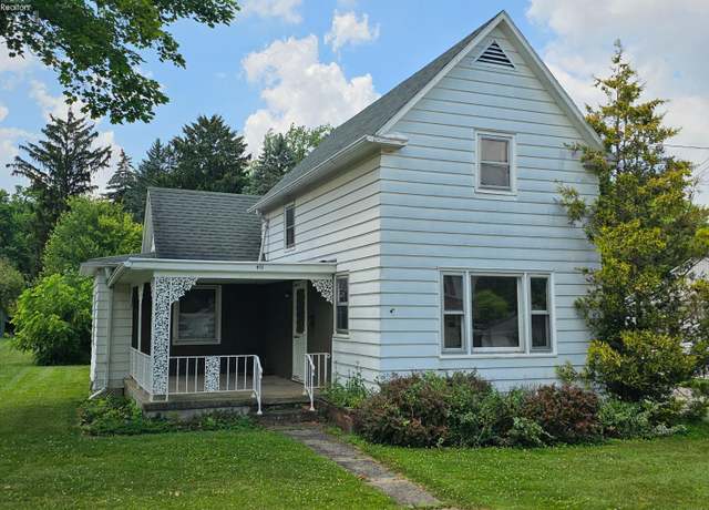 Property at 411 N Mulberry St, Clyde, OH 43410, 3 beds, 1 bath