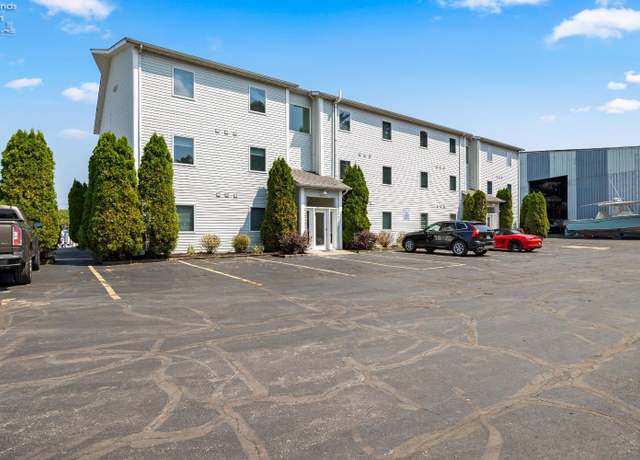Property at 1512 NW Catawba Rd, Port Clinton, OH 43452, 2 beds, 2 baths