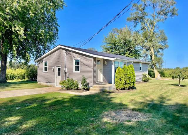 Property at 1210 Castalia St, Fremont, OH 43420, 3 beds, 1 bath