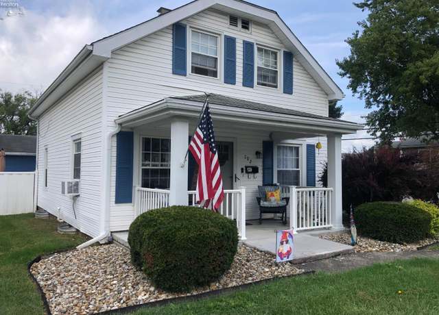 Property at 702 Euclid St, Willard, OH 44890, 2 beds, 1 bath