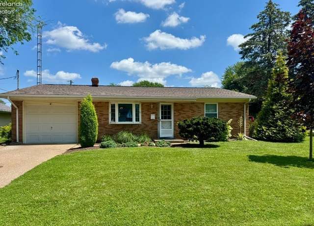 Property at 2834 Hinde Ave, Sandusky, OH 44870, 3 beds, 2 baths