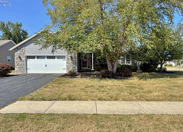Property at 1000 Tarra Oaks Dr, Findlay, OH 45840, 4 beds, 2.5 baths