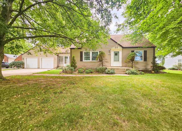 Property at 1955 Tiffin Rd, Fremont, OH 43420, 3 beds, 1 bath